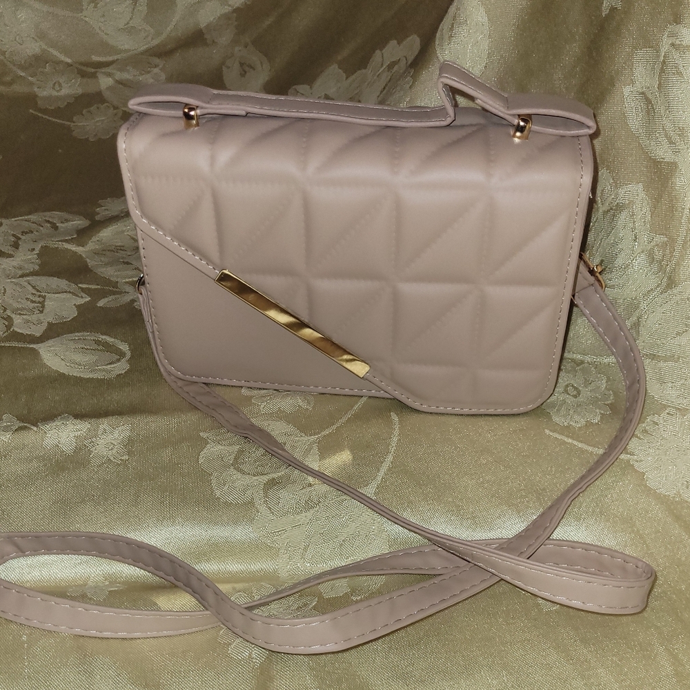 Elegant Quilted Beige Crossbody Bag